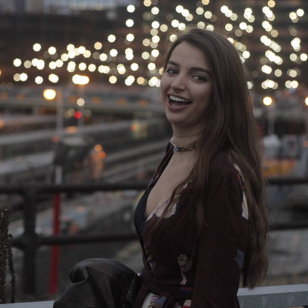 Meet your Posher, Cristina